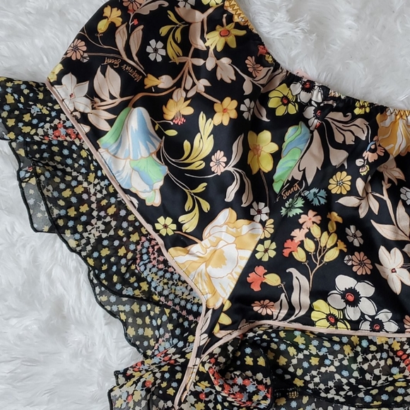 Victoria’s Secret Satin Sleep Shorts - Picture 3 of 8